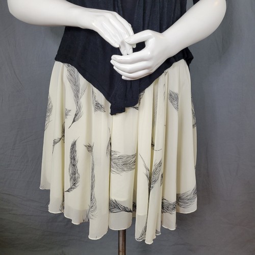 For Cynthia Creme Colored Lined Feather Print Half Zip Short Skirt Size L - Picture 2 of 9