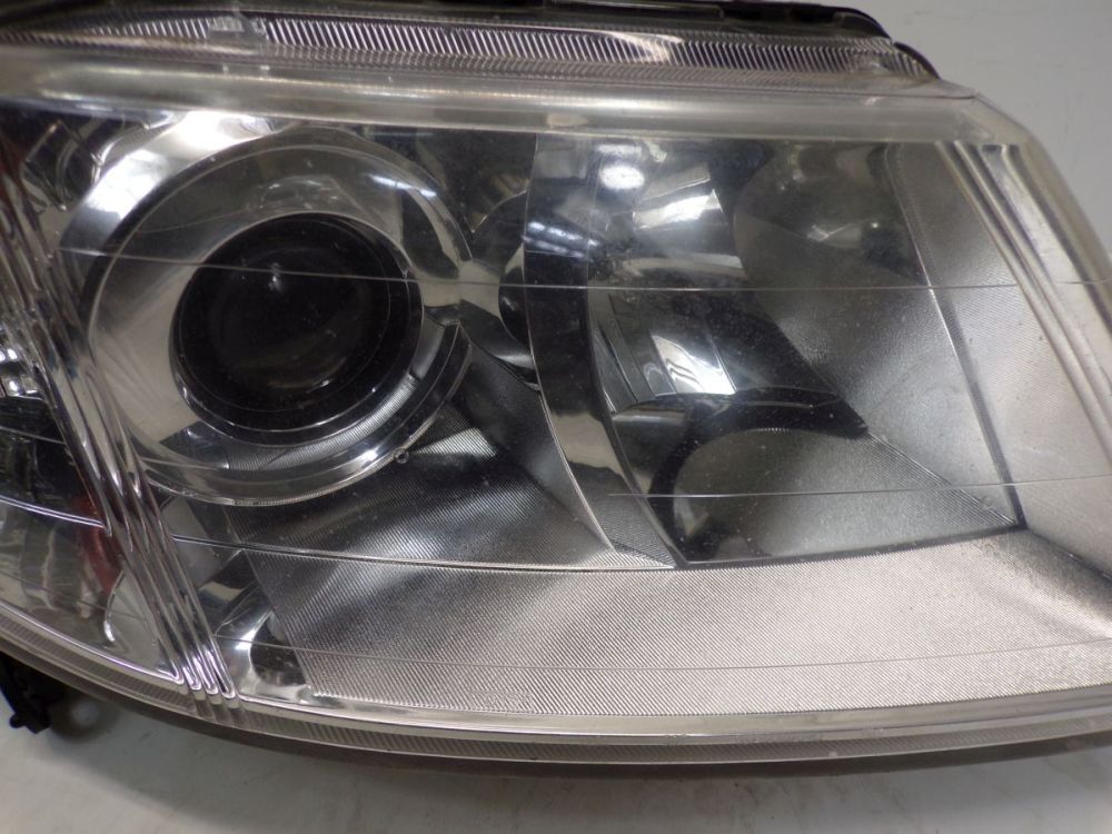 Right Headlight Xenon Fits For SUBARU TRIBECA 3.6 84001XA32A