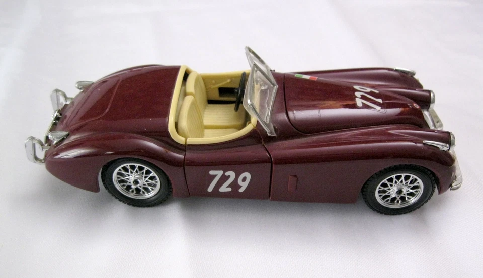 JAGUAR XK 120 1948 1/24 - ottime condizioni - Burago - Immagine 4 di 4