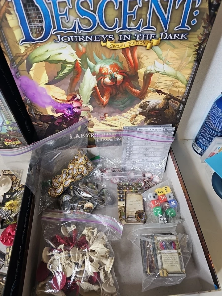 Лот товаров Descent Journeys In The Dark коллекция игр 2-е издание. Продается как есть. - Изображение 2 из 4