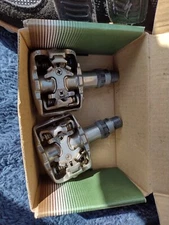 Wellgo SPD 97-A Pedals with Women Bicycle Shoes Size 7 US.