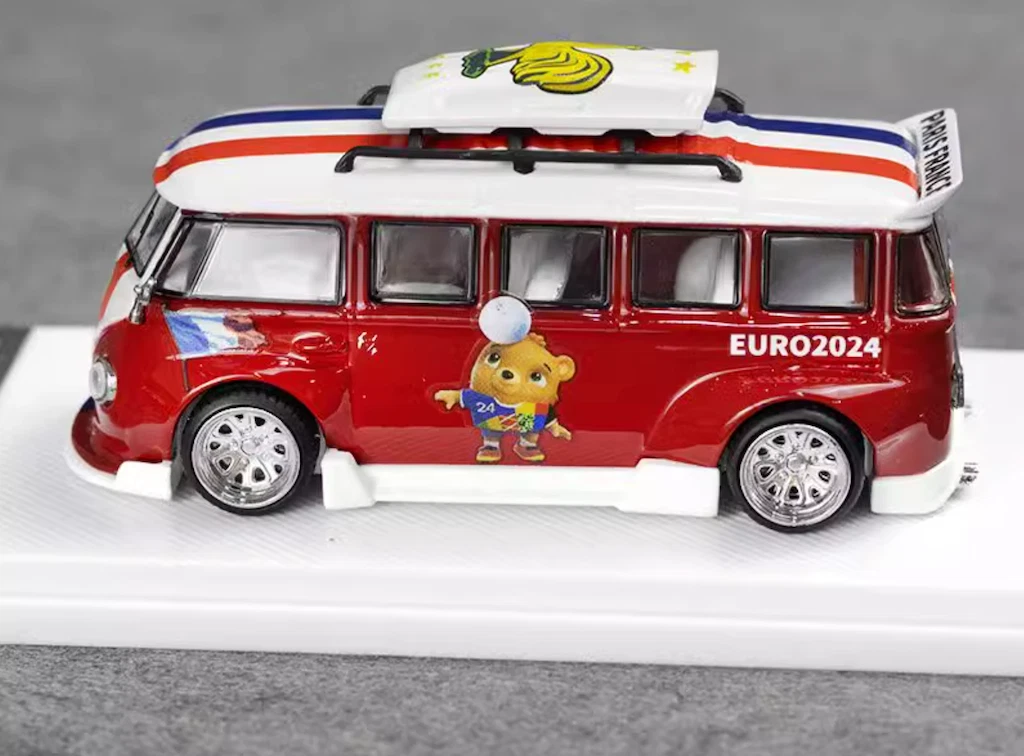 1:64 Die-Cast シルバーバスミニカー VW T1 1:64 Die-Cast シルバーバスミニカー VW T1 - メルカリ