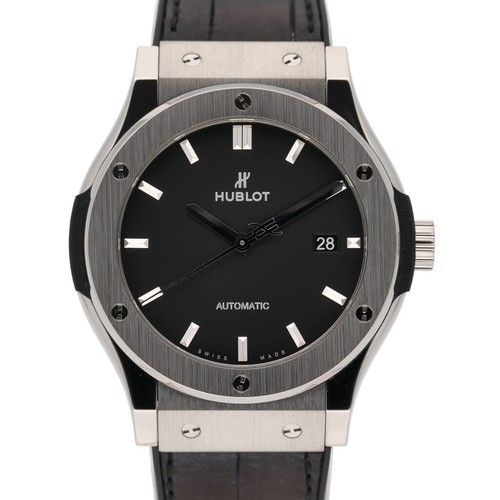 Hublot Classic Fusion 542.NX.1171.LR mit 42mm Titangehäuse und schwarzem Zifferblatt. ... - Bild 1 von 9