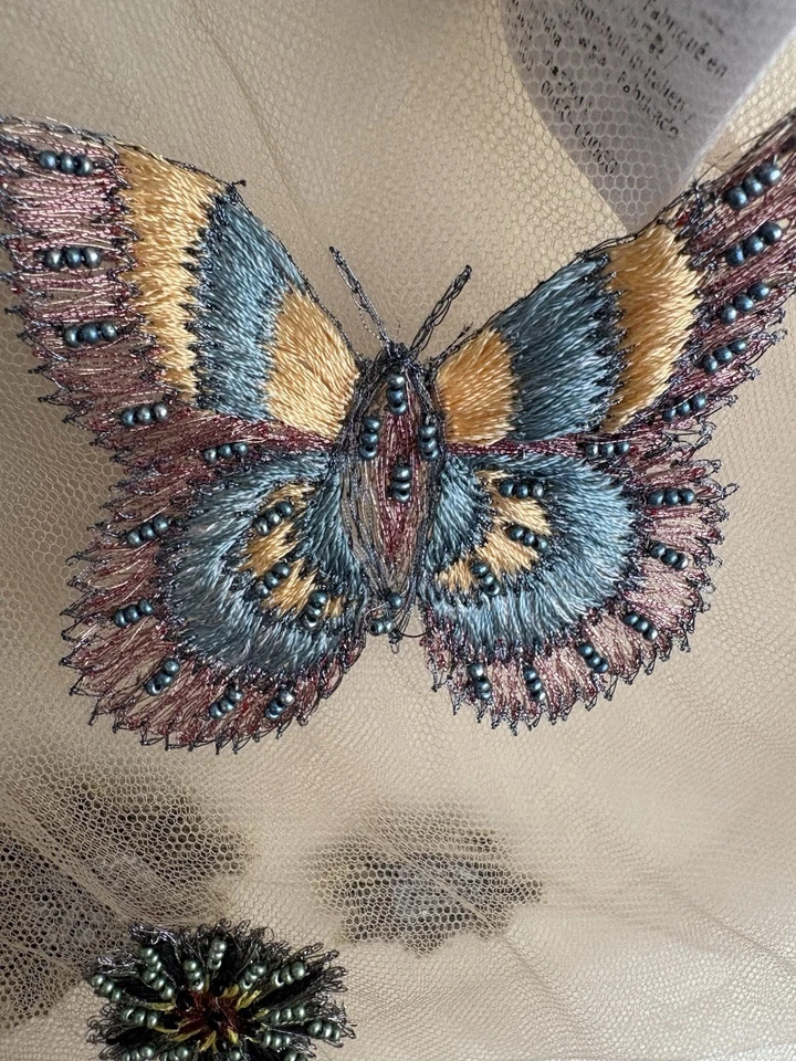 VALENTINO TUL MARIPOSAS NUEVO CON ETIQUETAS Top Bordado Talla 40 Hecho en Italia Foto 4 de 4
