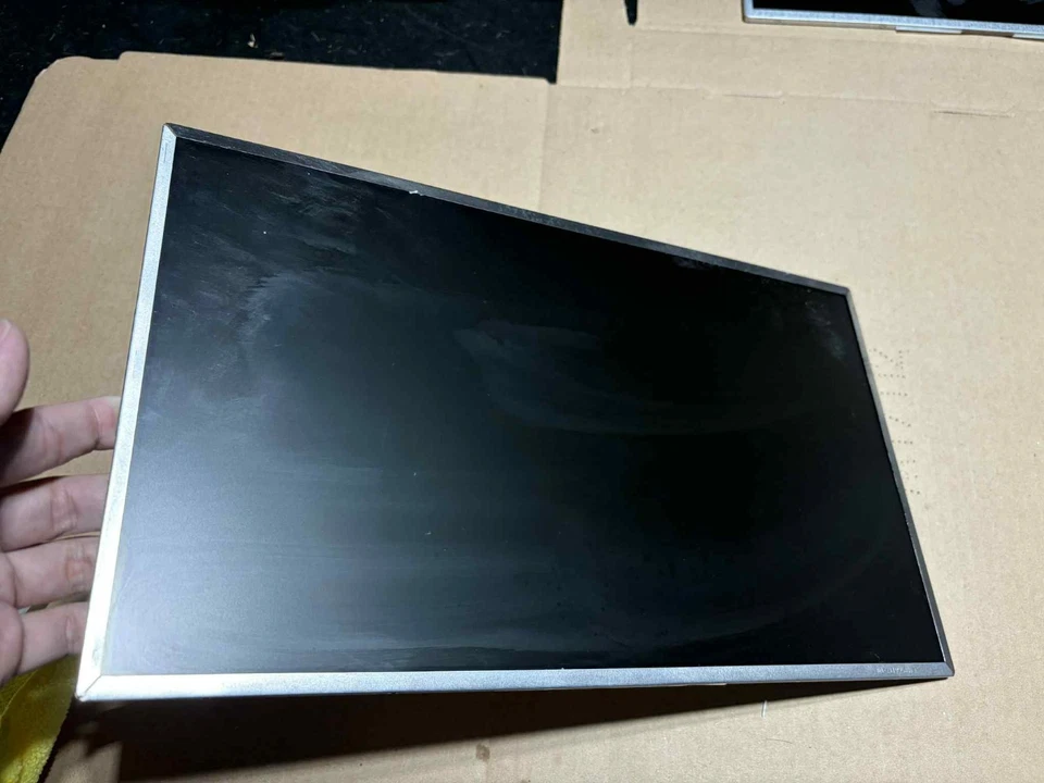 Pantalla LCD LED WXGA 15.6" para Dell Latitude E6520 LTN156AT17 C54GW Foto 3 de 3