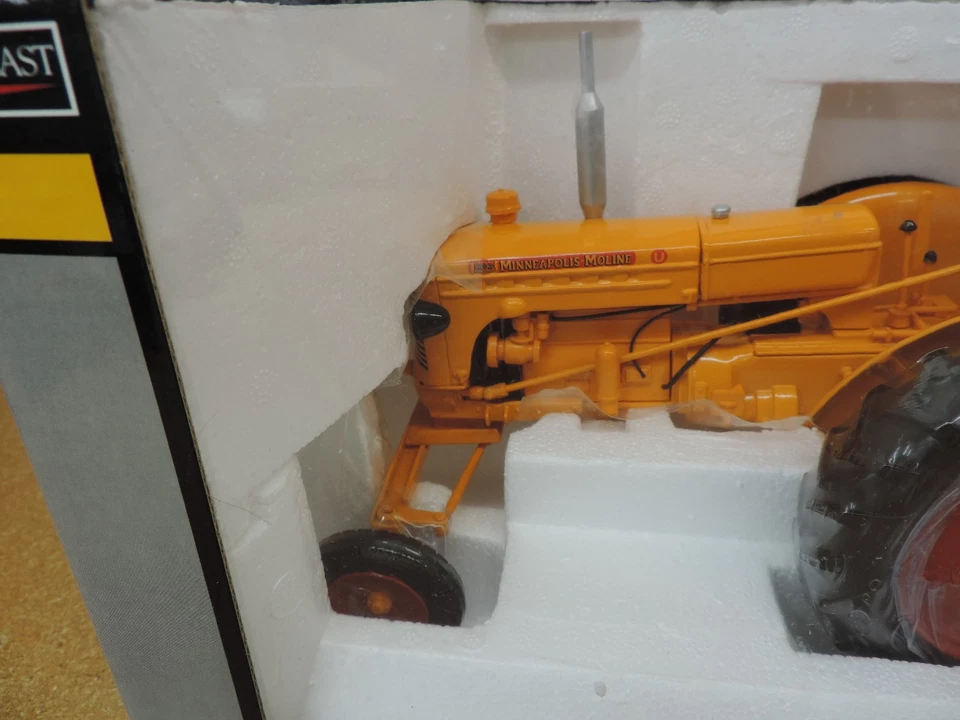 Minneapolis Moline U Gas tractor WF 2006 SPECCAST 1/16 box diecast farm toy Z - Image 3 of 4