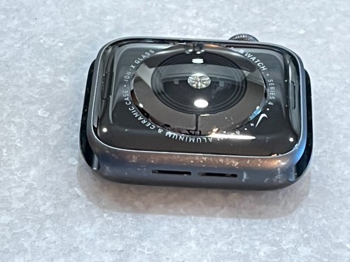 Apple Watch Series 4 Nike+ Aluminum 44MM - Model Number MU7J2LL/A - Zdjęcie 8 z 9