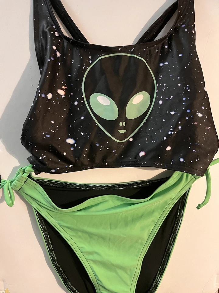 Llévame a tu distribuidor traje de baño ALIEN Blackmilk LIMITADO Foto 3 de 4