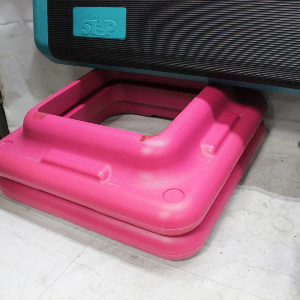 Plataforma de ejercicio aeróbico The Original STEP 4 elevadores entrenamiento excelente 42 pulgadas Foto 4 de 4