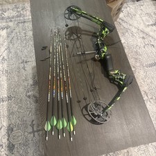 Mathews Mission Craze Compound Bow  & Arrows Left Handed