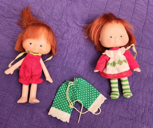 Vintage 1980s Original Strawberry Shortcake Dolls Lot Of 2 SSC Different Outfits