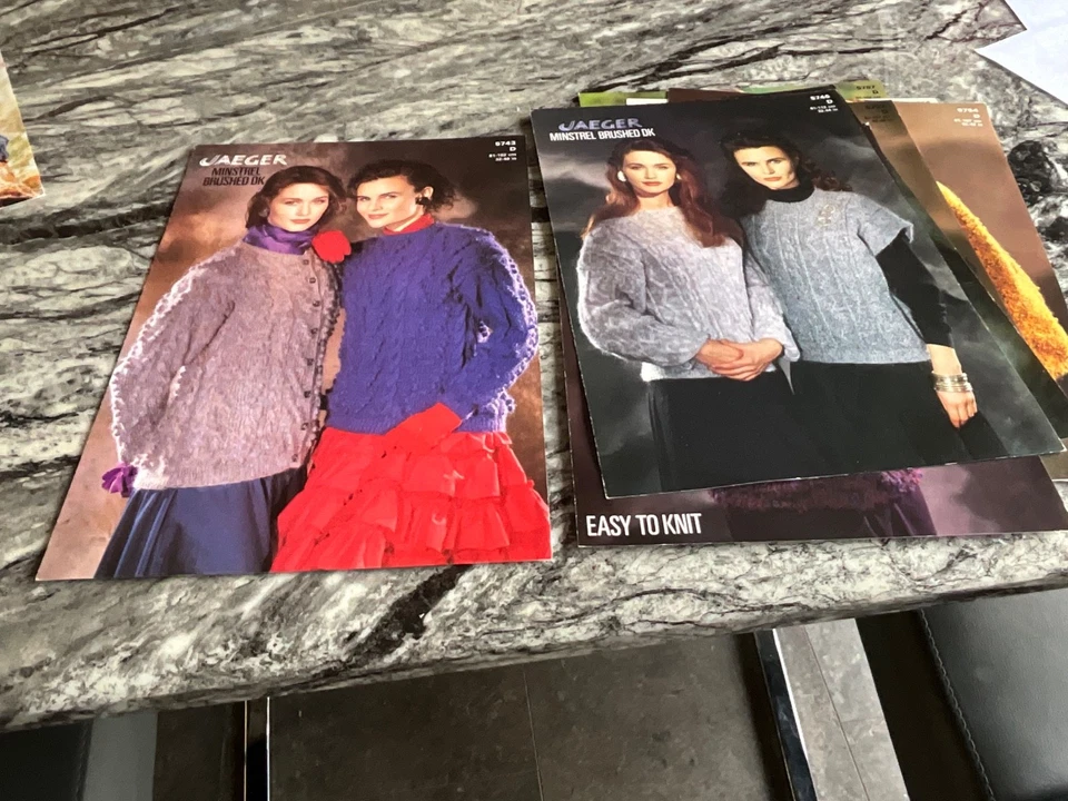 10 NEW JAEGER HANDKNITTING PATTERNS - SWEATERS - JACKETS -  SLIPOVER -SKIRT SUIT - Image 3 of 4