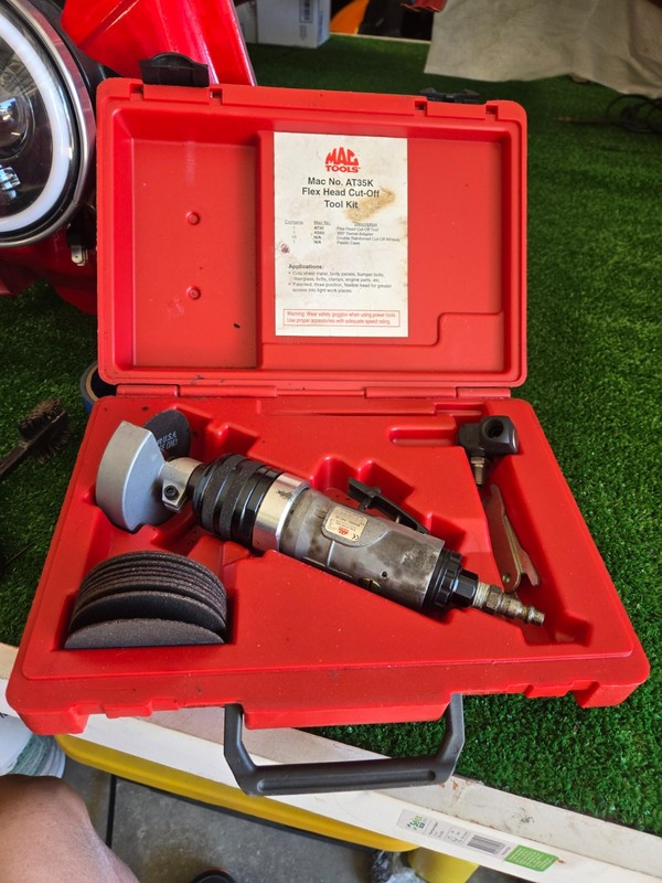 Mac Tools AT35K Flex Head Cutoff Wheel Kit with Case.