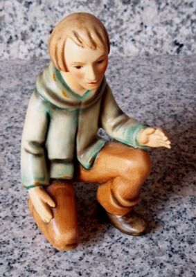 Hummel Figur Hum 214/G ''Hirte kniend'' FM 2 * ''Germany'' * ''C by W Goebel 1951''