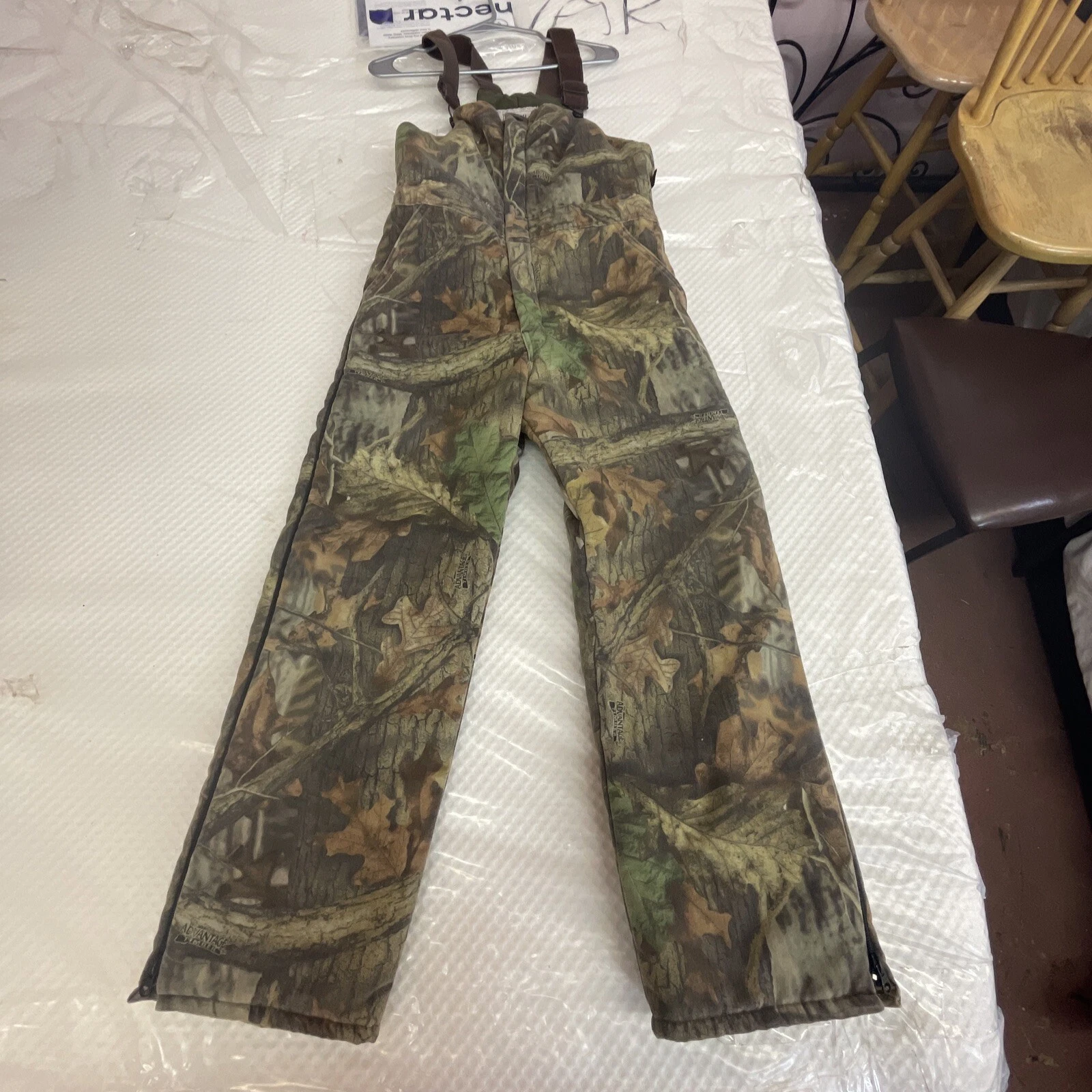 WALLS OUTDOORS Men's Camouflage Insulated Bib Overalls Youth Regular W18/18