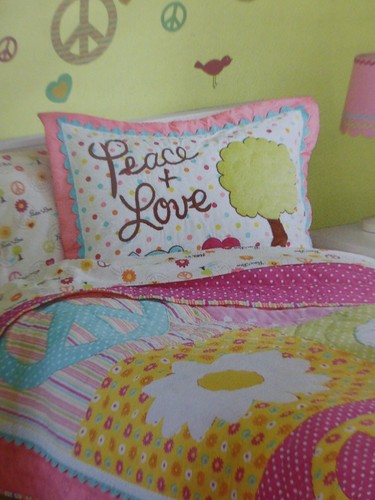 7 pc Circo Peace Girl Collection Full / Queen Quilt, Sham & Accessories Set NIP - Picture 7 of 11