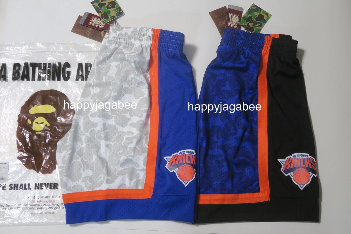 A BATHING APE BAPE X MITCHELL & NESS NEW YORK KNICKS JERSEY SHORTS 1I23153905
