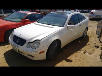 Used Right Headlight Assembly fits: 2002 Mercedes-benz Mercedes c-class 203 Type