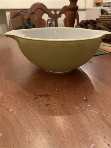 Vintage Pyrex 443 Cinderella Mixing Bowl 2.5 Qt Avocado Green 8.5" Diameter Good