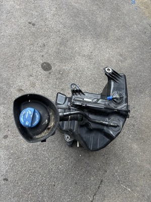 2K5131877B VW Caddy 16 AdBlue tank mit Pumpe