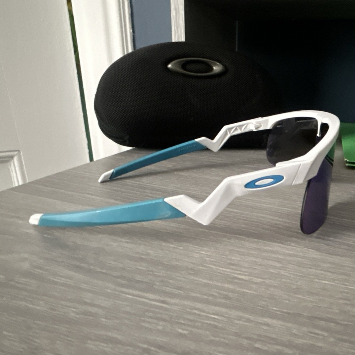 Oakley Men's Shield Sports Sunglasses White Plastic Frame Blue