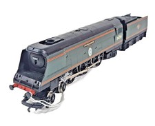 Hornby R310 Class 4-6-2 Steam Locomotive 34054 Lord Beaverbrook 00 Runner Boxed.