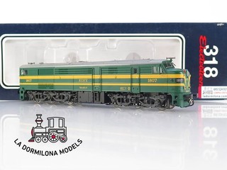 GK76 H0 =DC DIGITAL ELECTROTREN 2452 Locomotora Diesel 318 007 2 RENFE OVP