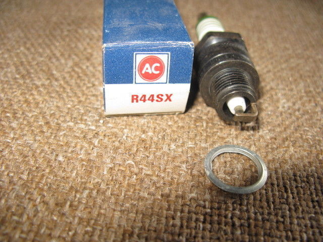 ACDELCO R44SX 05613591 SPARK PLUG Fits Buick 1976 - 2 Pcs