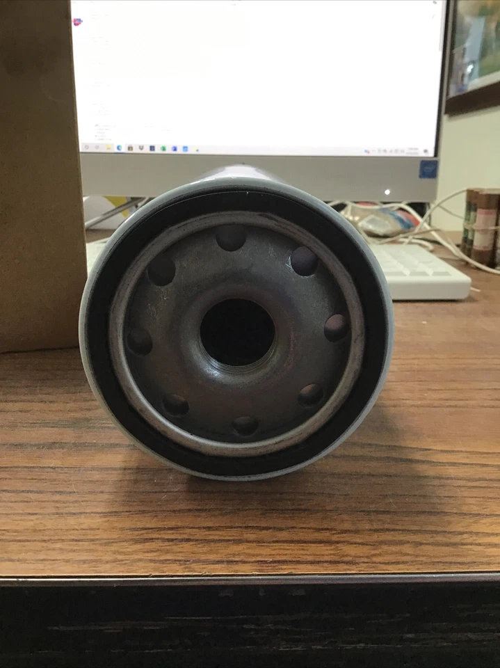 CARQUEST 85791 Engine Oil Filter (VR4) - Image 3 of 4