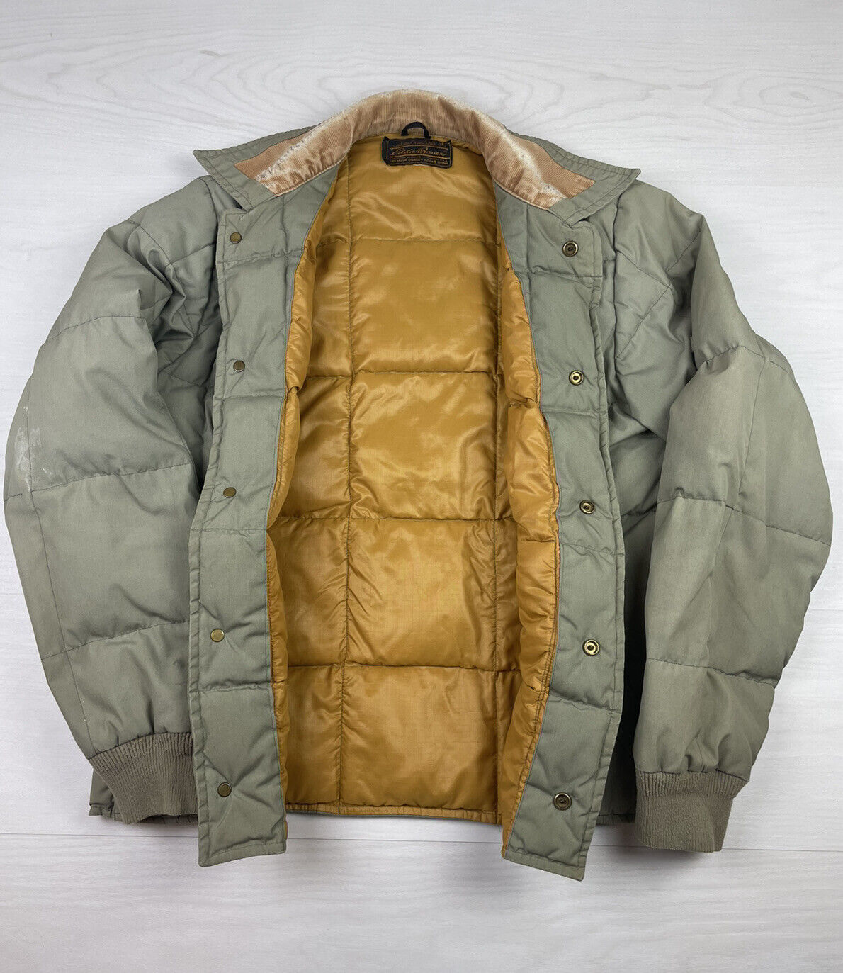 または Eddie Bauer Goose down jacket らくらくメ