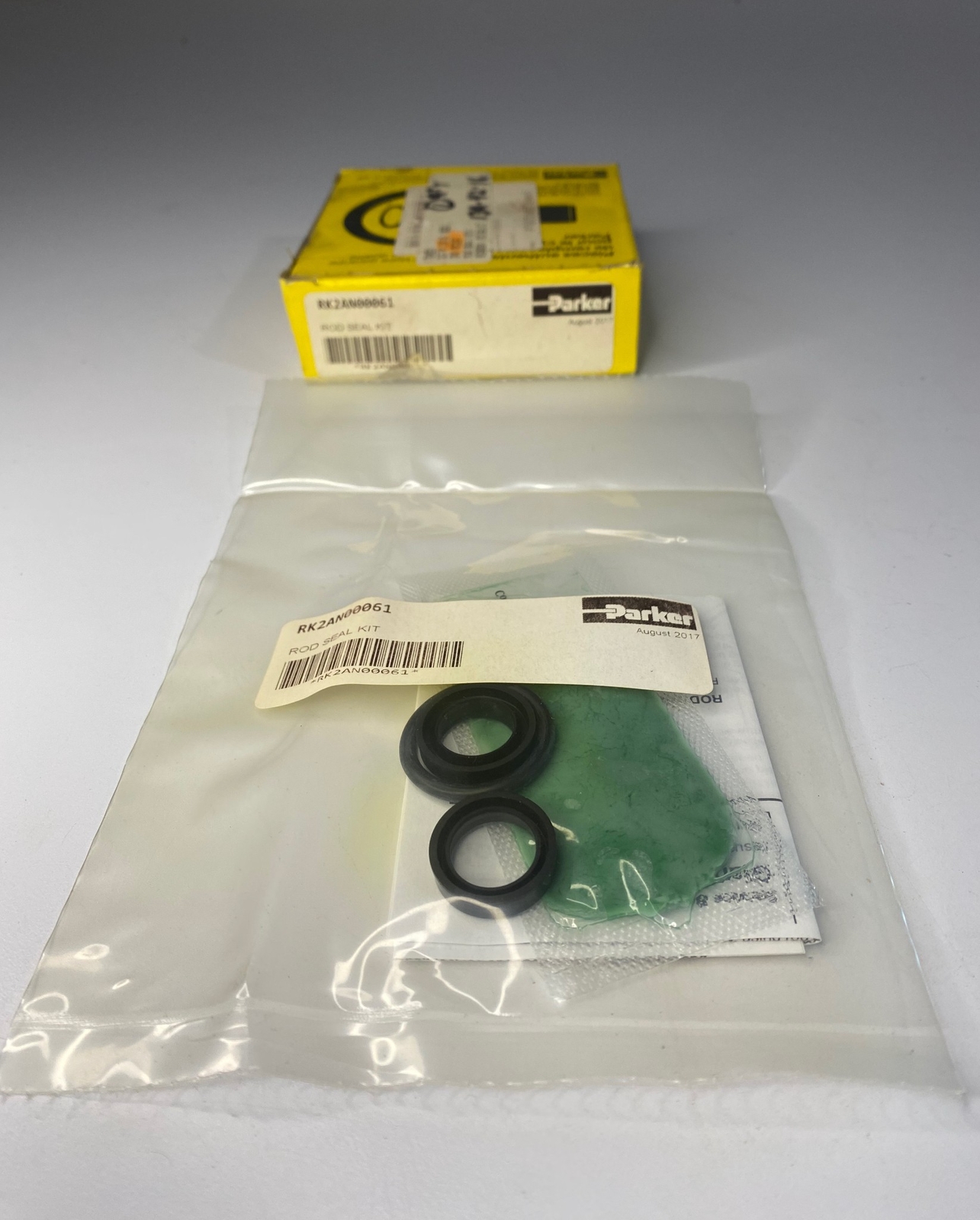 ONE (1) PARKER 5/8" Rod Seal Kit RK2AN00061 (NEW)