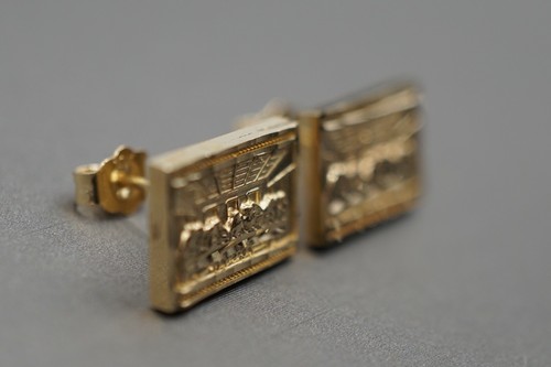 Pendientes de tachuelas de la última cena rectangulares de oro amarillo liso de 0,5" de corte de diamante. - Imagen 2 de 11
