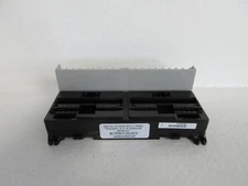 GE FANUC IC670CHS001B USED I/0 BASE BARRIER STYLE TERMINAL IC670CHS001B