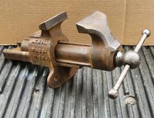 early ATHOL MACHINE CO MASS USA No. 66 Bench Vise  3-1/2"jaws,  Max capacity 5"+
