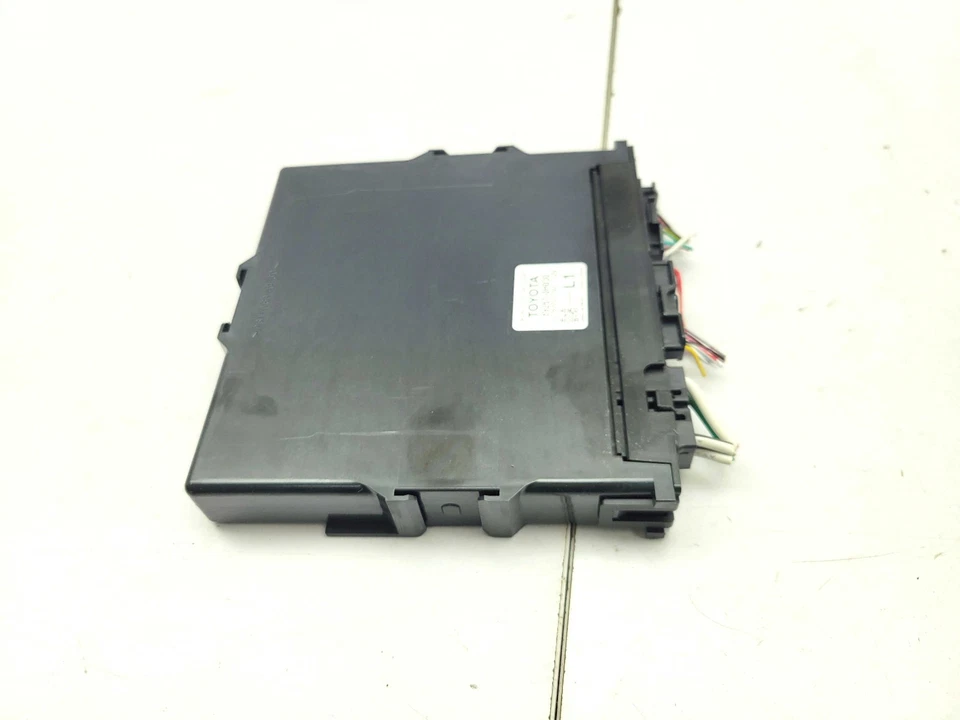 ENGINE START STOP MODULE 89261-0H030 TOYOTA AYGO X 2022 - Image 4 of 4