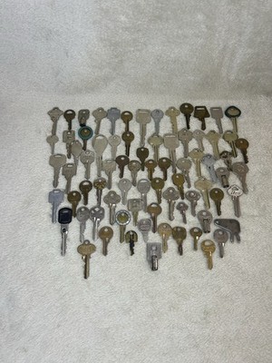 Vintage Lot Of 75 Assorted Keys Master Lock John Deere Car Keys