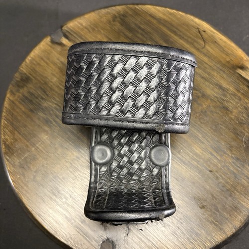 Bianchi Universal Radio Holder Model 7923 Size 1 Adjustable Basket Weave Leather