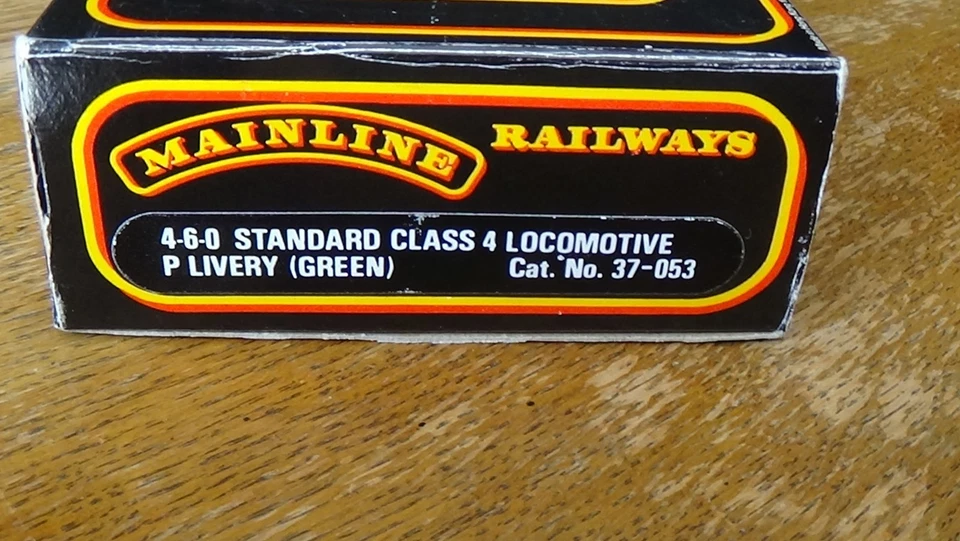 Mainline 37-053 BR 4-6-0 Standard class 4 in BR green boxed. - Image 2 of 4