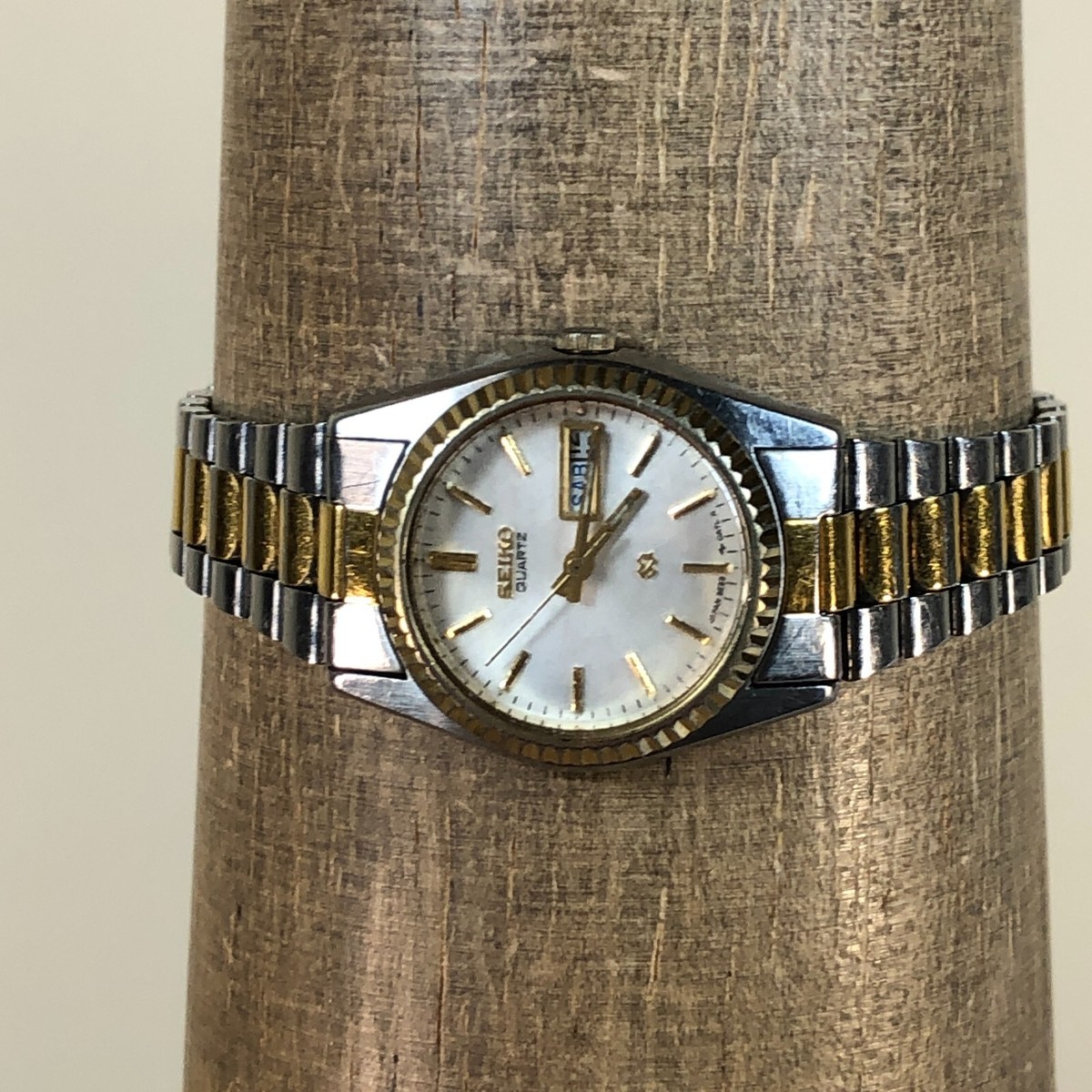 Seiko SQ Women 3E23-0A69 White Dial Day/Date Fluted Two-Tone