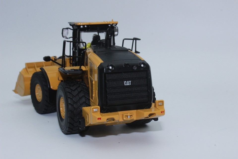 Diecast Masters 85684 CAT 980 Wheel Loader 150 Caterpillar NEW in OVP