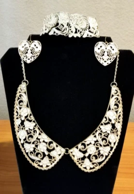 **Bold Gold and White Enamel "Lace" Collar Necklace Bracelet Earring** - Image 1 of 4