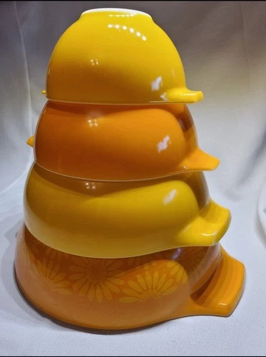 Pyrex Glass Cinderella Yellow Daisy Nesting Bowl Set Of4 Orange Flower Mid Cent