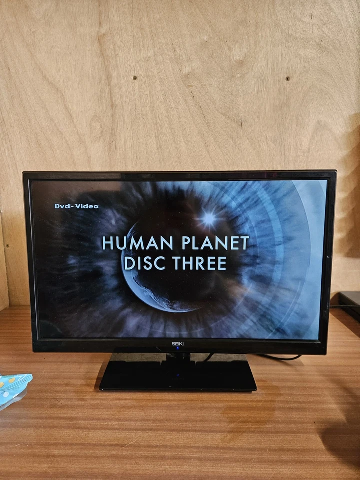 24 inch seiki tv se24gd01uk led slim tv freeview hdmi usb dvd, No Remote - Image 2 of 4