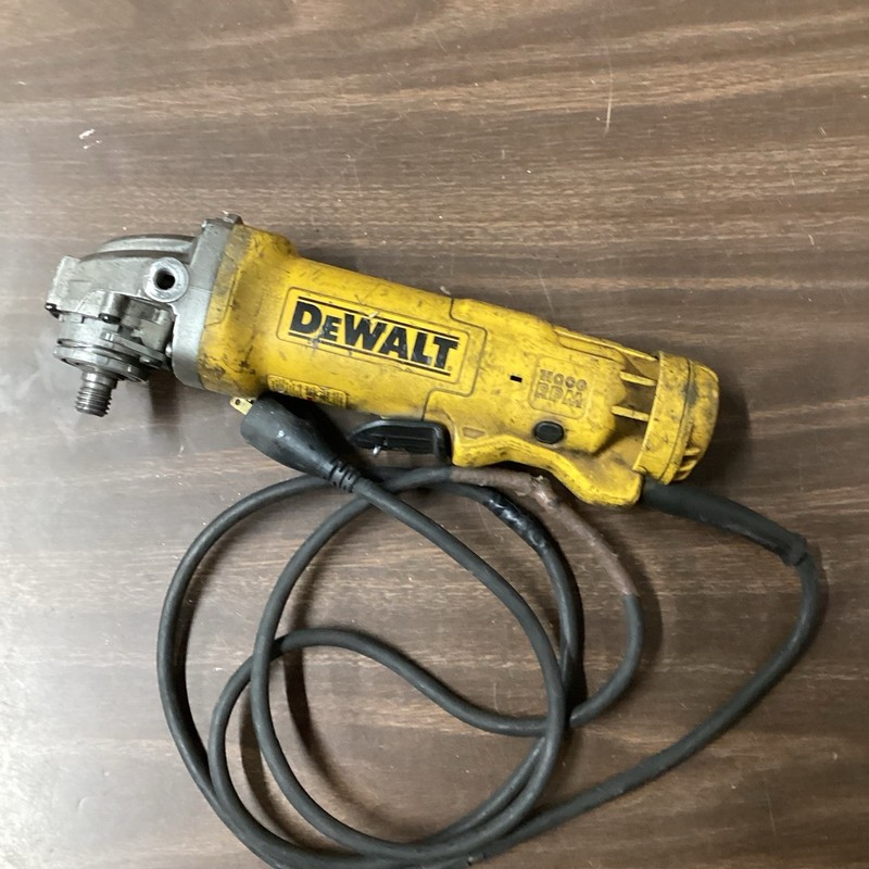 DEWALT 120V 11 Amp Corded 4.5 in. Small Angle Grinder(DAMAGED)