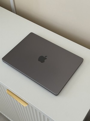 Apple MacBook Pro 14.2'' Laptop MKGQ3LL/A Space Gray - 2021