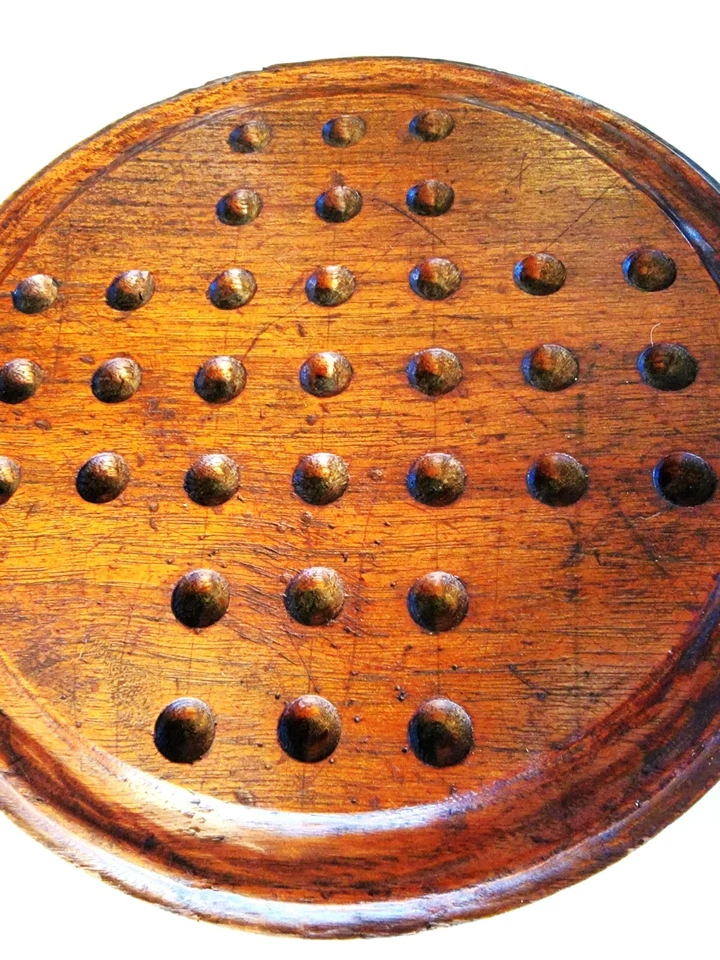 Antiguo tablero de juego redondo de madera de mármol hecho a mano Foto 2 de 4