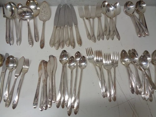 Vintage Tudor Plate Oneida Community 67 Pieces QUEEN BESS II