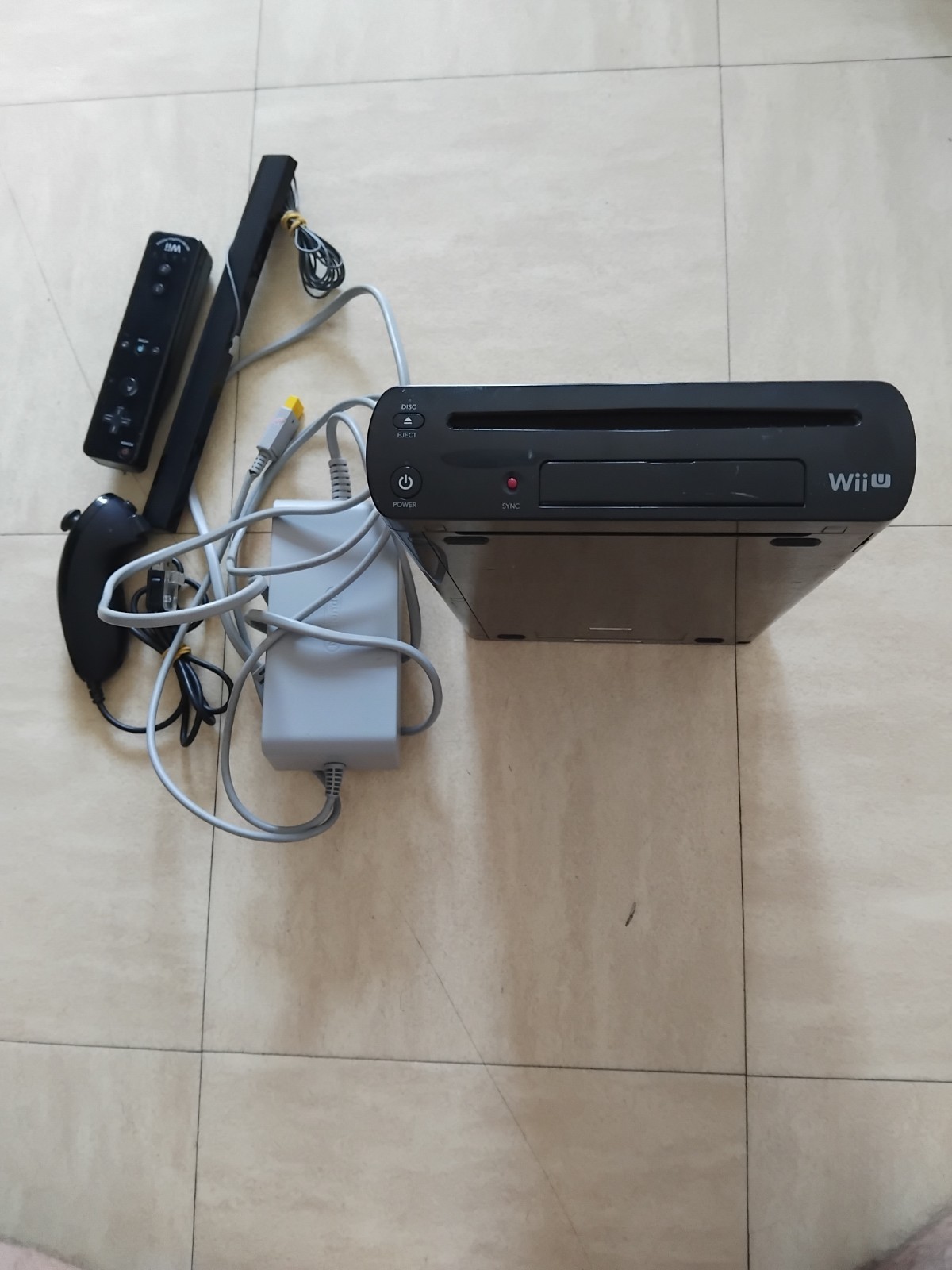 Console nintendo wii u 32 GB WUP-101(03) ,  fonctionnels .