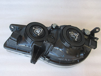 TOYOTA COROLLA RIGHT HEADLAMP AE112 SEDAN & SECA 81130-1E550 99 00