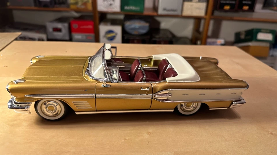 Pontiac Bonneville 1958 Road Signature 1:18 coche escala diecast - Imagen 4 de 4